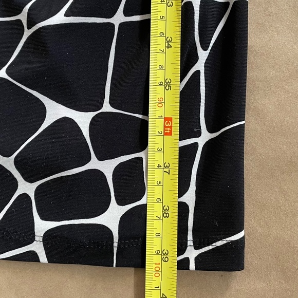 Jones New York black and cream print stretch dress.  Size 6 - Picture 6 of 9